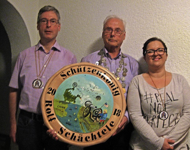 Emmendinger Schtzenhoheiten (von link...enknig) und Sarah Antony (2. Ritter).  | Foto: Verein