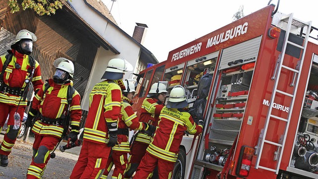 Gelungene bung: Im Atemschutz  waren ... Feuerwehrleute am Samstag im Einsatz.  | Foto: Lacher