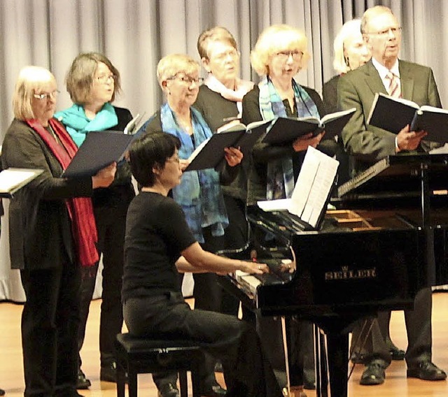 Yasuko Hirano-Mesquita begeisterte mit...mendingen das Publikum im Brgerhaus.   | Foto: Adelbert Mutz