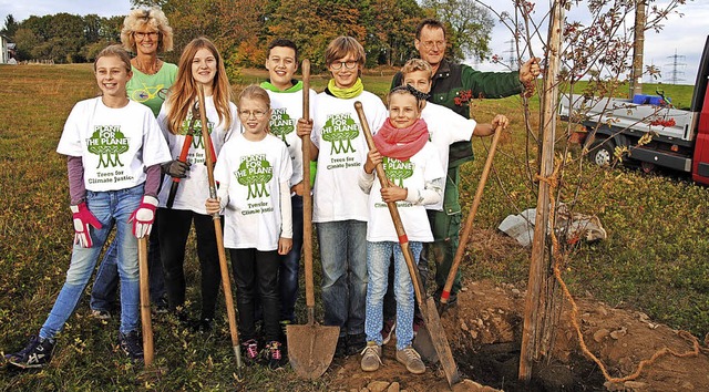 Die von Plant-for-the-Planet frisch au...e Grtnermeister Joachim  Schlageter.   | Foto: Hans-Walter Mark