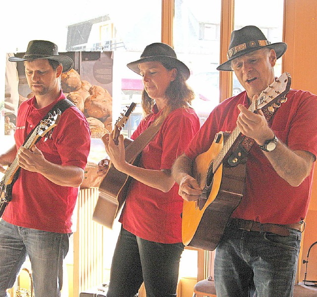 Das Ensemble  &#8222;Hop de Bese&#8220...gte fr die musikalische Unterhaltung.  | Foto: Ulrike Spiegelhalter