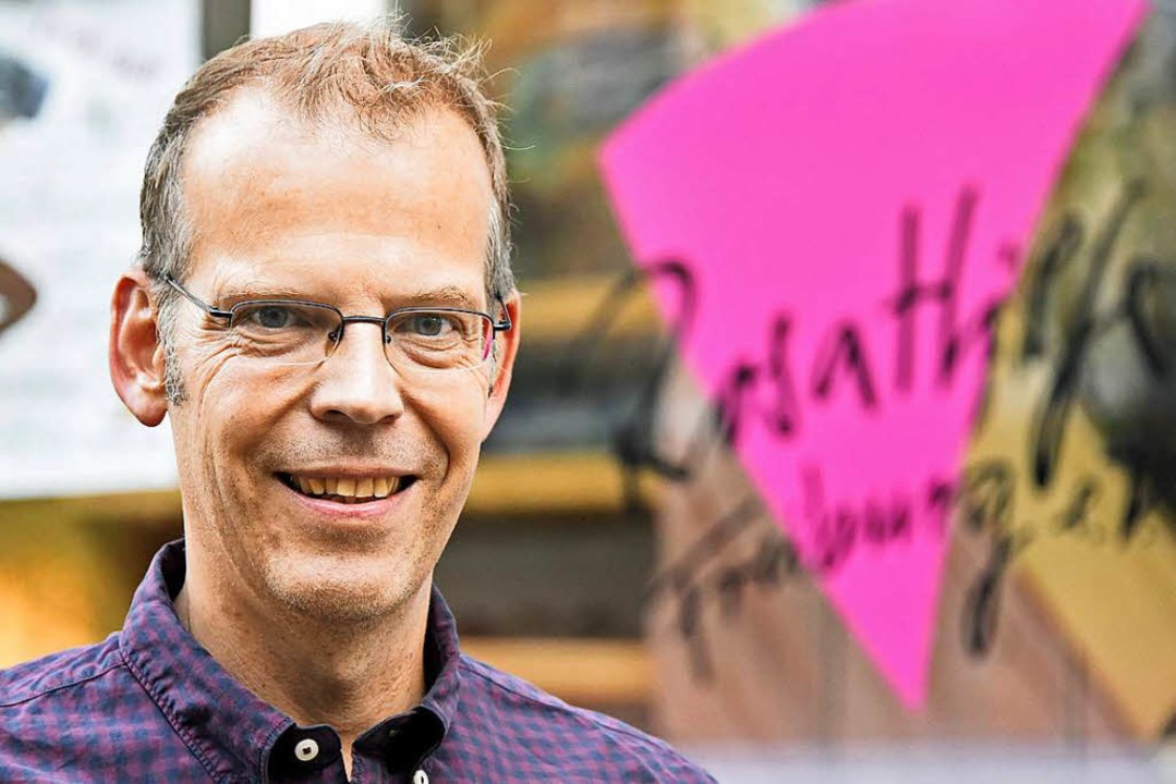 Robert Sandermann bert seit 20 Jahren bei der Rosa Hilfe.  | Foto: Michael Bamberger