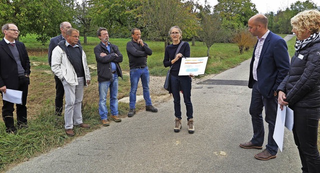 Interessierte und verantwortliche Runde beim ILEK-Ortstermin   | Foto: Dorothee Philipp