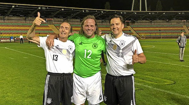 Carsten Gabbert (Mitte) stand im Tor u...e Johannes Fechner (rechts) gewannen.   | Foto: Privat