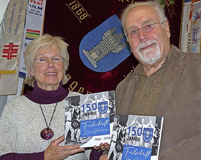 Renate und Joachim Seidel haben zum 15... Hfingen die  Festschrift verfasst.    | Foto: Gabi Lendle