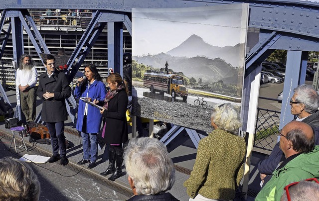 Yaosca Padilla de Rothmund (blaue Jack...ch der Partnerstadt benannten Brcke.   | Foto: Thomas Kunz