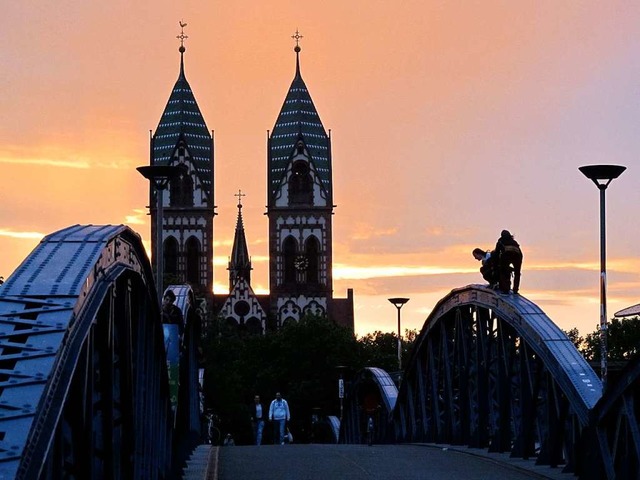 Sonnenuntergang an der Freiburger Wiwili-Brcke  | Foto: Anne Witte-Rotter