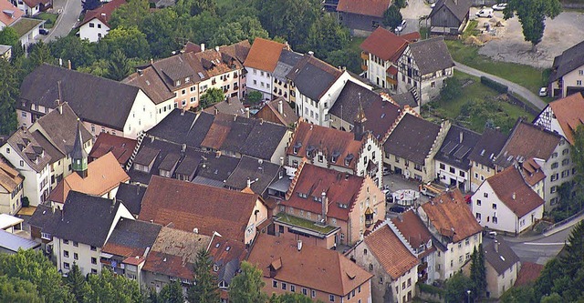 Um die Attraktivitt der Stadt Sthlin...lupfenstadt aus der Vogelperspektive.   | Foto: Edelgard Bernauer