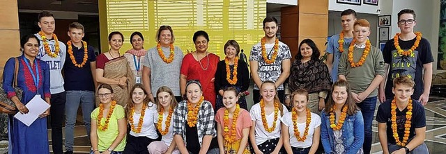 <BZ-FotoAnlauf>CSG:</BZ-FotoAnlauf> 15...innen und Schler zu Besuch in Indien   | Foto: Schule