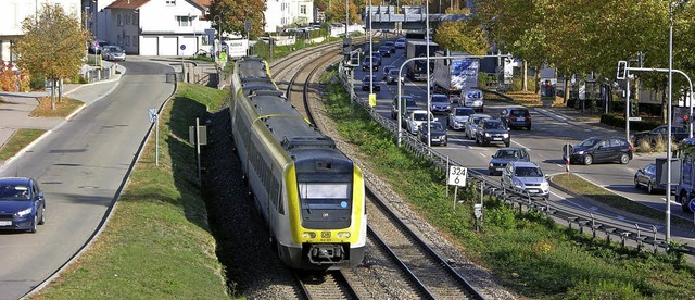 Immer mehr Menschen steigen im Kreis W...icher Haltepunkt eingerichtet werden.   | Foto: Halter