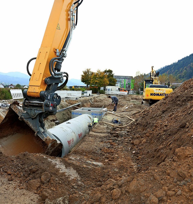 Baustelle am Gewerbegebiet Stollen, wo...cken und einen Staukanal bauen lsst.   | Foto: Karin Heiss