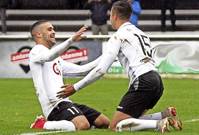 Kamran Yahyaijan (links) und  Torscht...ullachter gewinnen das Spiel mit 4:2.   | Foto: Dieter Reinhardt