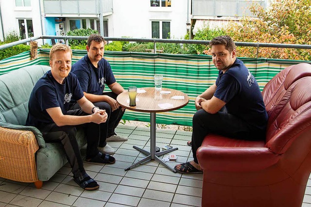Simon Stephan, Fabian Brkle und Denis...p-Allgeier-Strae in Haslach zusammen.  | Foto: Simon Stephan