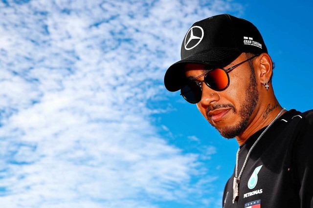 Kann auf seine Konkurrenten herabblicken: Lewis Hamilton  | Foto: AFP