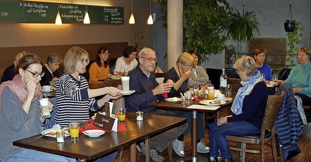 Gut besucht: das Literaturcaf mit Neuem zum Bcherherbst.  | Foto: puppe