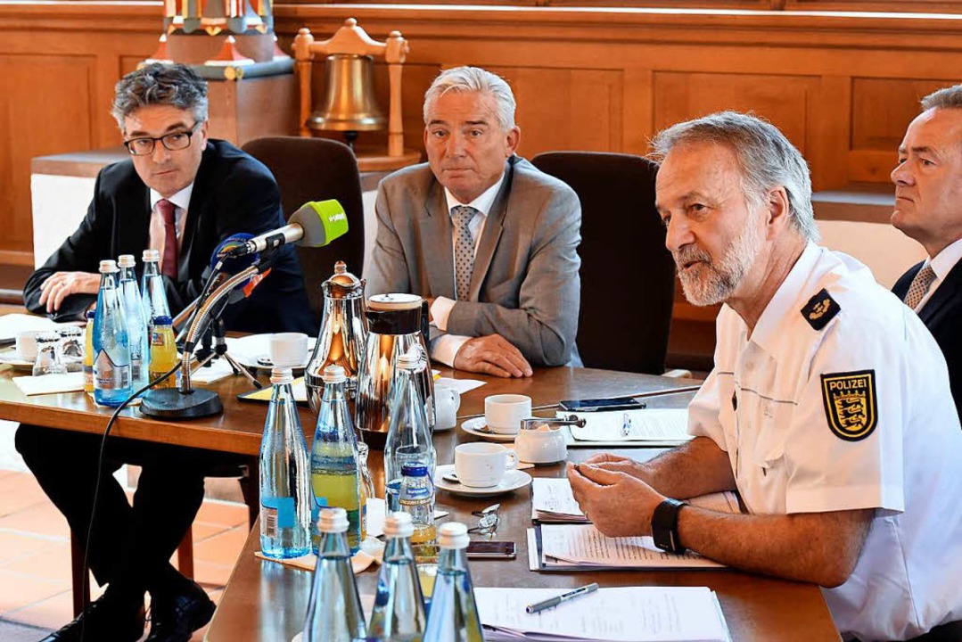 Rotzinger mit Strobl und Salomon bei d...icherheitspartnerschaft im Sommer 2017  | Foto: Thomas Kunz