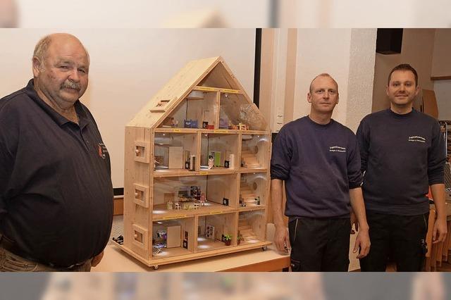 Frderverein stiftet ein Rauchhaus