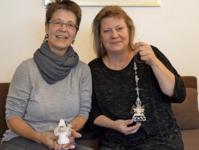 Begeisterte Bastlerinnen mit Herz: Andrea Meidinger (links) und Monja Khn   | Foto: Horatio Gollin
