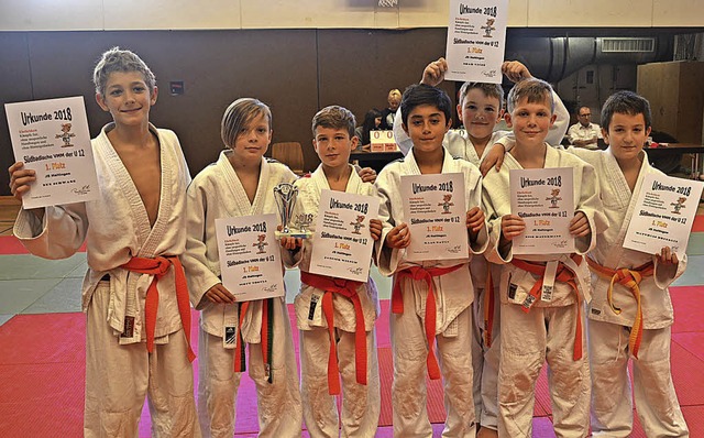 <BZ-FotoAnlauf>Judoschule Haltingen:</...ehn- und elfjhrigen Judoka gewonnen.   | Foto: Bjrn Tscharntke