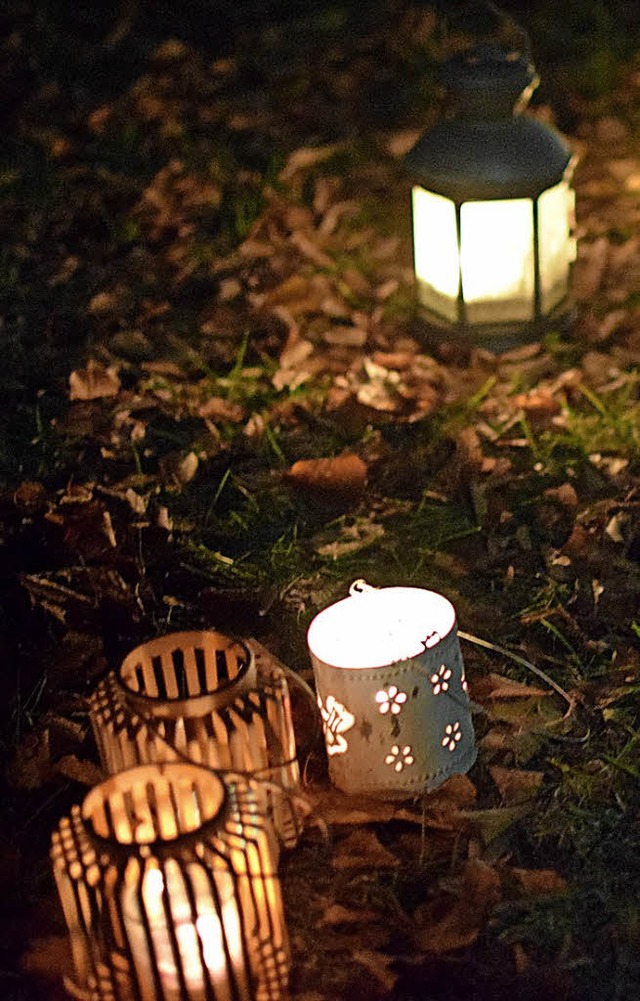 Auf dem Friedhof erhellten Grablichter...Sankt Josef eine Veranstaltung statt.   | Foto: Helena Kiefer