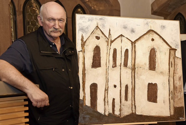 Der Knstler Alexander Dettmer mit seinem Gemlde der Freiburger Synagoge   | Foto: Rita Eggstein