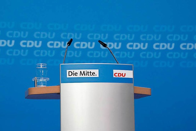 Wer soll den Platz einnehmen, den seit...en Angela Merkel in der CDU einnimmt?   | Foto: dpa