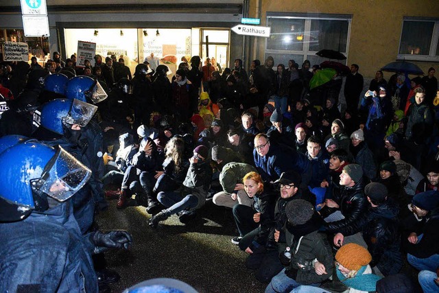 Am Montag fanden in Freiburg neben der...tration der AfD zwei Gegendemos statt.  | Foto: Thomas Kunz