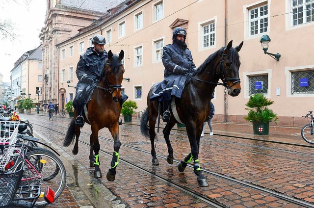 Die Prsenz der Polizei in Freiburg so...ten Einsatz der Polizei-Reiterstaffel.  | Foto: Ingo Schneider