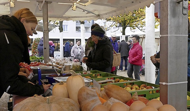 Auf dem Bad Krozinger Mozartplatz gibt es ab sofort einen Wochenmarkt.   | Foto:  <BZ-Fotos>Frank Schoch