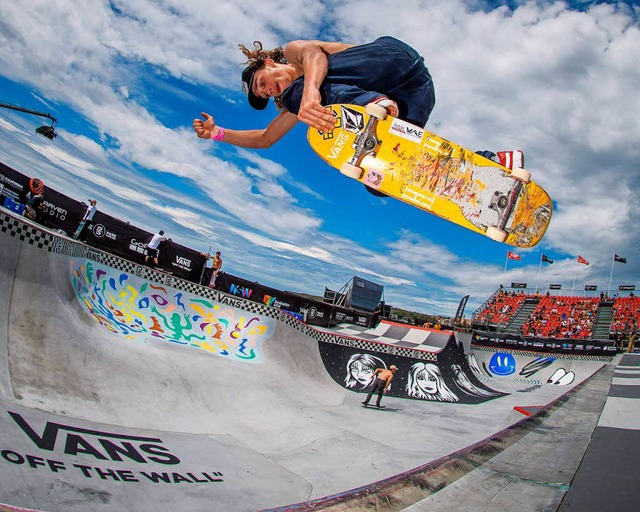 Ein Skateboarder trainiert bei der Vans Park Skateboarding WM-Tour in Sydney.   | Foto: dpa