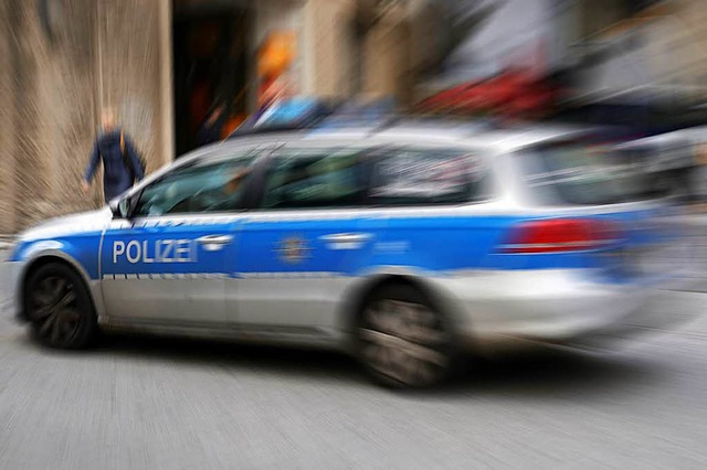 Nach aktueller Spurenlage der Polizei ...chen und eine Leitplanke (Symbolbild).  | Foto: Heiko Kverling (Fotolia)