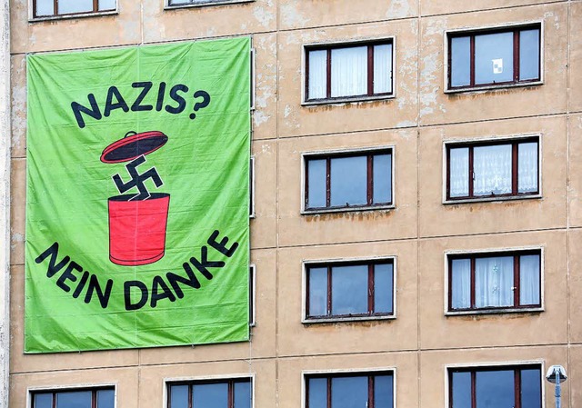 Mit einem Plakat &#8222;Nazis? Nein Da...Sachsen, Sachsen-Anhalt und Thringen.  | Foto: dpa