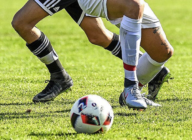 Damit der Ball rollen kann, braucht es steten  Unterhalt.   | Foto: Grndl