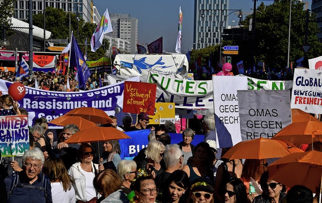 Ein groes &#8222;Wir&#8220;? Teilnehm...Demonstration in Berlin Mitte Oktober   | Foto: AFP