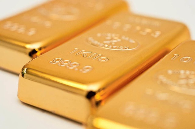 Die Rentnerin bergab Goldbarren im Wert von rund 35.000 Euro.  | Foto: dpa-tmn