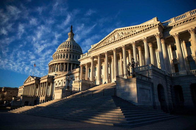 Das Kongressgebude in Washington &#82...r Trump das Regieren nun schwieriger.  | Foto: afp