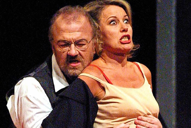 Eine Szene aus der Oper &#8222;Intolle..., die 2001 in Berlin aufgefhrt wurde.  | Foto: Tom Maelsa