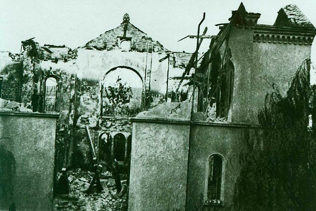 Die zerstrte Freiburger Synagoge 1938...von einem Fenster der Universitt aus.  | Foto: Stadtarchiv