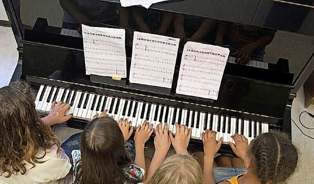 Zahlreiche Kinder lernen in der Jugendmusikschule Bad Sckingen ein Instrument.   | Foto: Privat