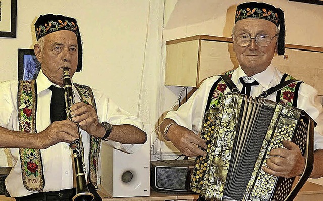 Das le-Duo aus Waldkirch (Fofo) und d...  Volksliedersingen am Sonntag dabei.   | Foto: privat