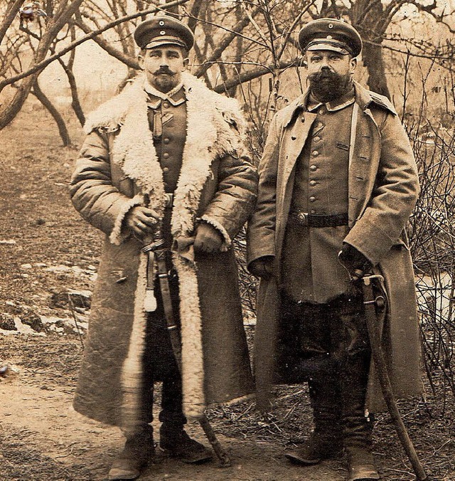 &#8222;Zwei Haudegen im Bart&#8220; so...vierten Kriegswinter, 1917, in Polen.   | Foto: Archiv Hans-Jrgen Wehrle