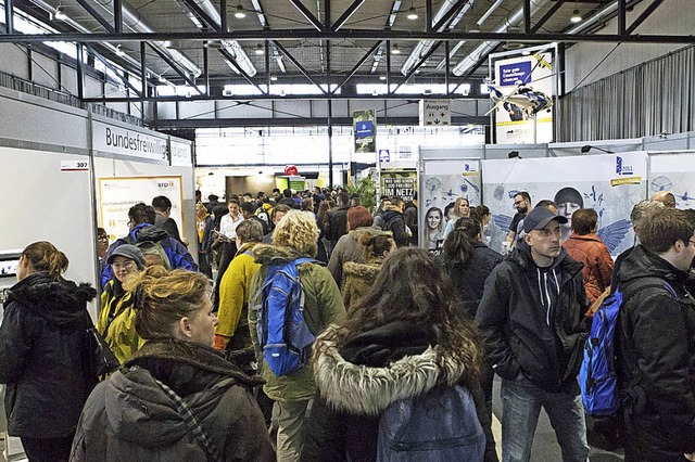 Eine Halle voller Mglichkeiten bietet...t  Berufseinsteigern und -umsteigern.   | Foto: Salzer-Deckert