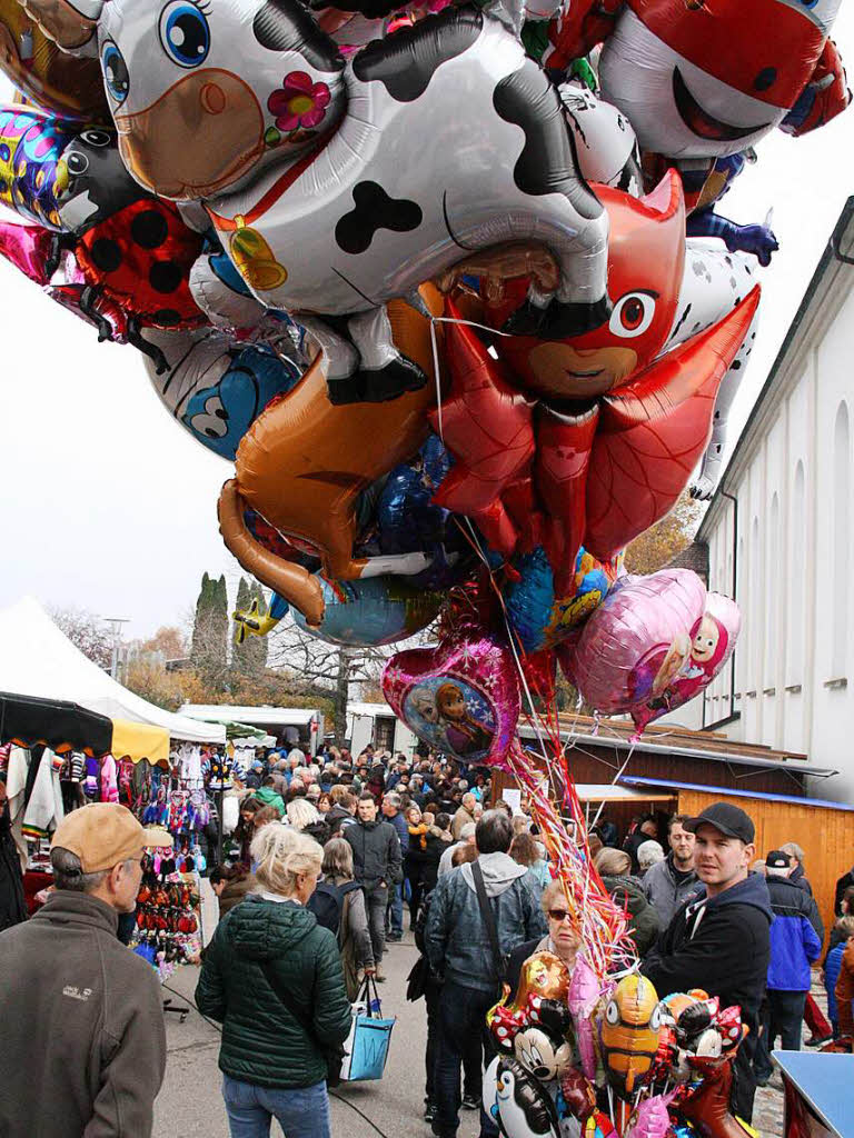 Hochbetrieb herrschte beim Grwihler Martinimarkt mit Mottoverkndung fr die Fasnacht.