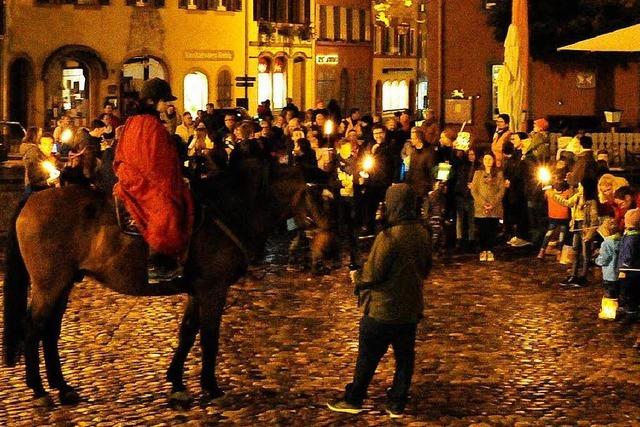 Fotos: Der groe Martinszug in Staufen