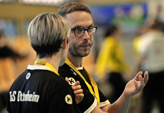 Ernchtert: TuS-Trainer Tobias Buchholz   | Foto: Pressebro Schaller