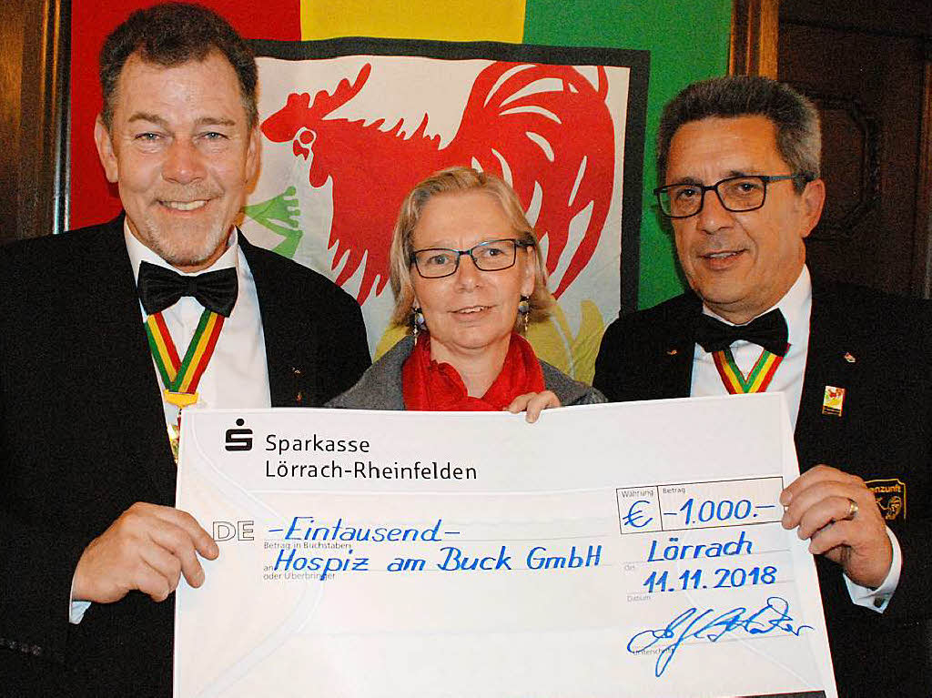 Spendenbergabe der Narrenzunft ans Hospiz am Buck (von links): Andreas Glattacker, Pflegedienstleiterin Claudia Deichsel und Peter Quercher