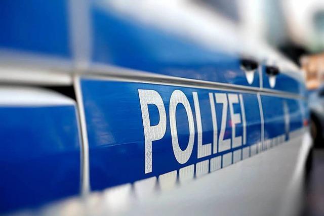 Unfallflucht in Stetten – Parkbank und Laterne beschdigt