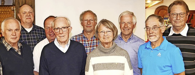 Sie wurden fr langjhrige Treue zum S..., Gerhard Meder und Hansjrg Schwrer.  | Foto: Eva Korinth