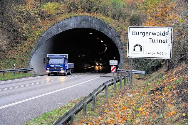 Der Brgerwald-Tunnel ist eine wichtig...Tiengen. Am Dienstag wird er gesperrt.  | Foto: Edinger