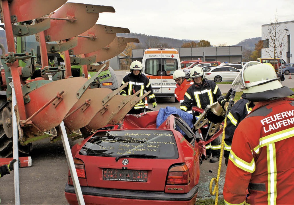 Wenn Ein Pflug Ein Auto Unter Sich Begräbt - Laufenburg - Badische Zeitung